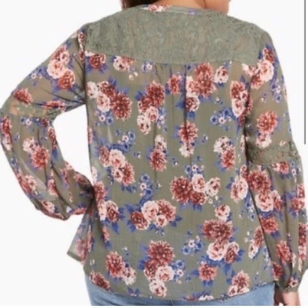 Torrid > Green Floral Sheer Lace Trim Blouse 00 - Picture 9 of 9
